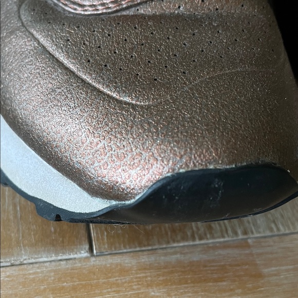 NEW BALANCE 574 Gradient Copper Black Sneakers with Red Laces - Picture 6 of 11